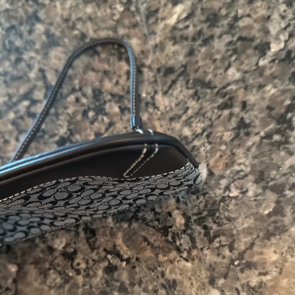 Coach Black and Gray Signature wrestler EUC - Picture 7 of 11